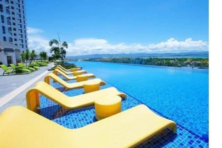The Mactan Town Hotel Lapu-Lapu City Kültér fotó
